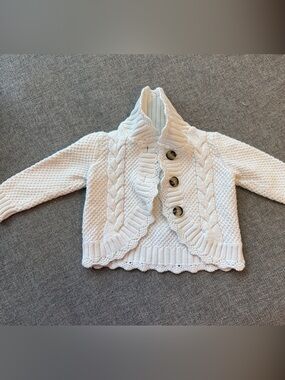 Maggie & Zoe Cream Cable Knit Scallop-Edge Cardigan